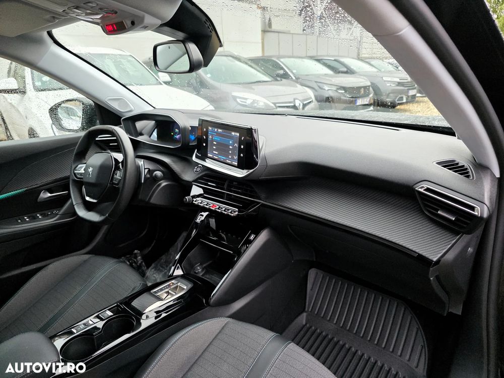 Peugeot 2008 PureTech 130 EAT8 GT - 15