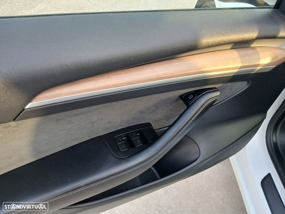 Tesla Model 3 - 18