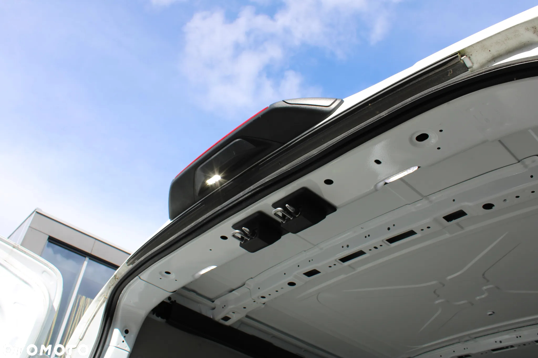 Ford Transit Trend - 10