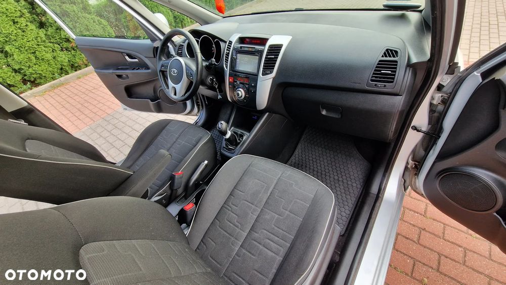Kia Venga 1.6 CRDi 128 Business Line - 12