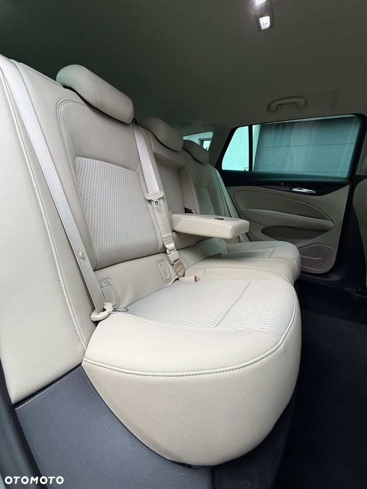 Opel Insignia - 26