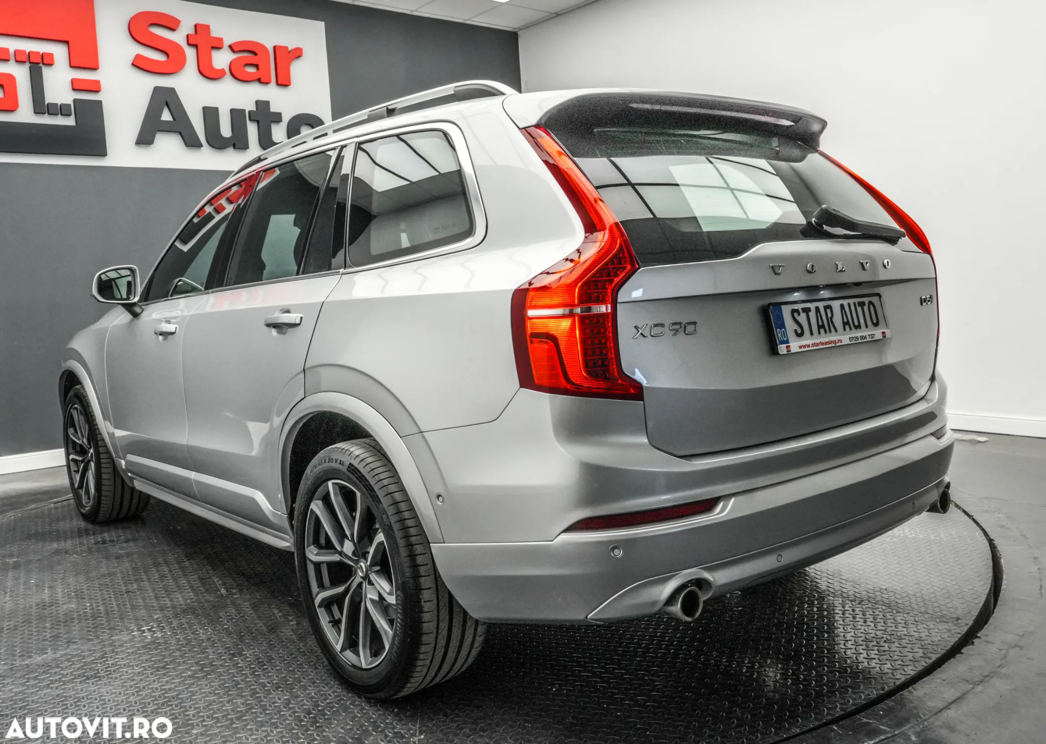 Volvo XC 90 D5 AWD Momentum - 4