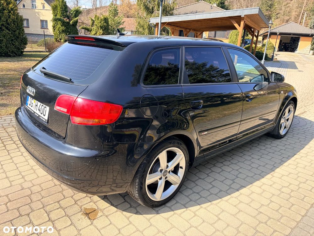 Audi A3 Sportback 2.0 TDI DPF S line Sportpaket plus - 4