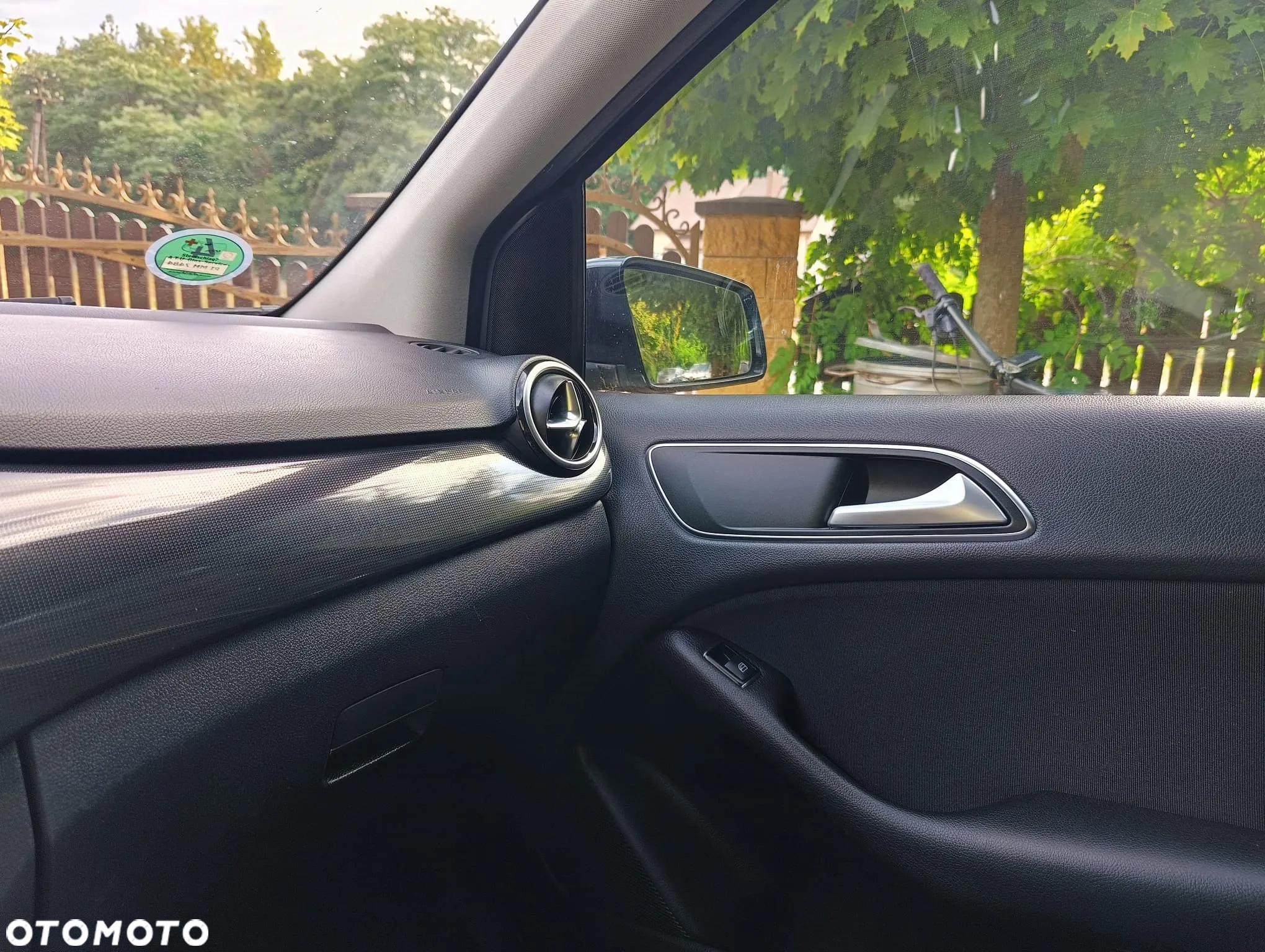Mercedes-Benz Klasa B 180 (BlueEFFICIENCY) - 35
