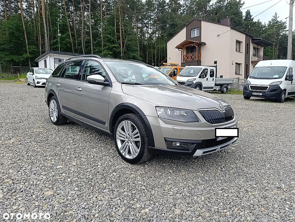 Skoda Octavia Scout 2.0 TDI 4x4 DSG - 15