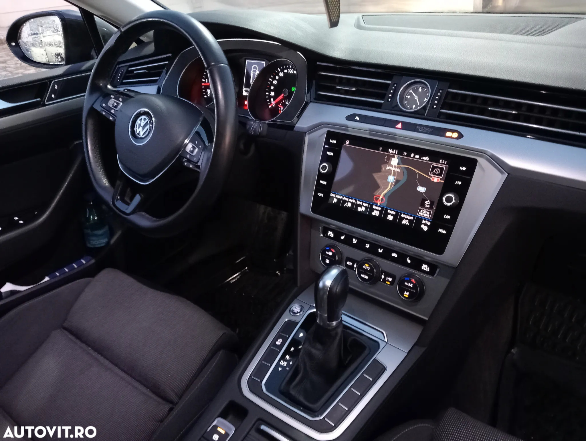 Volkswagen Passat - 8