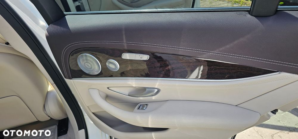 Mercedes-Benz Klasa E - 11