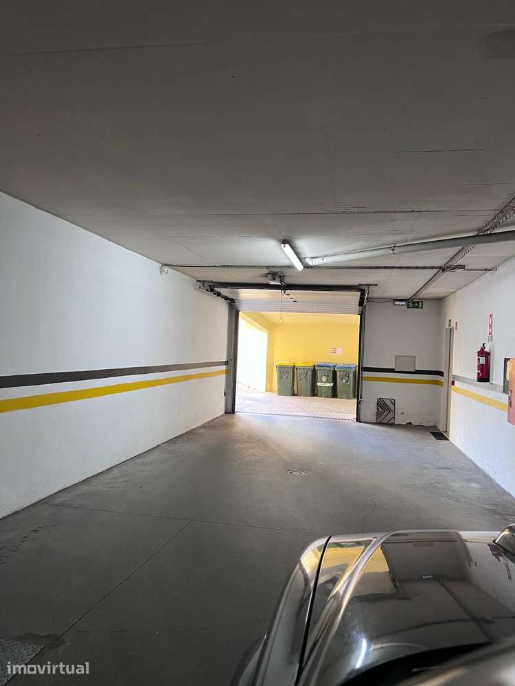 Estacionamento em Garagem para arrendamento em Telheiras - Grande imagem: 5/5