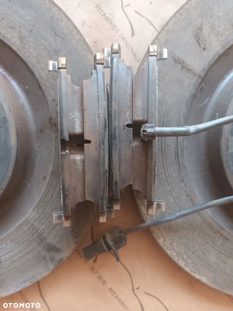 Audi A4 B9 8W komplet Tarcze Hamulcowe klocki tył 8W0615601K 330mm 72KM - 11