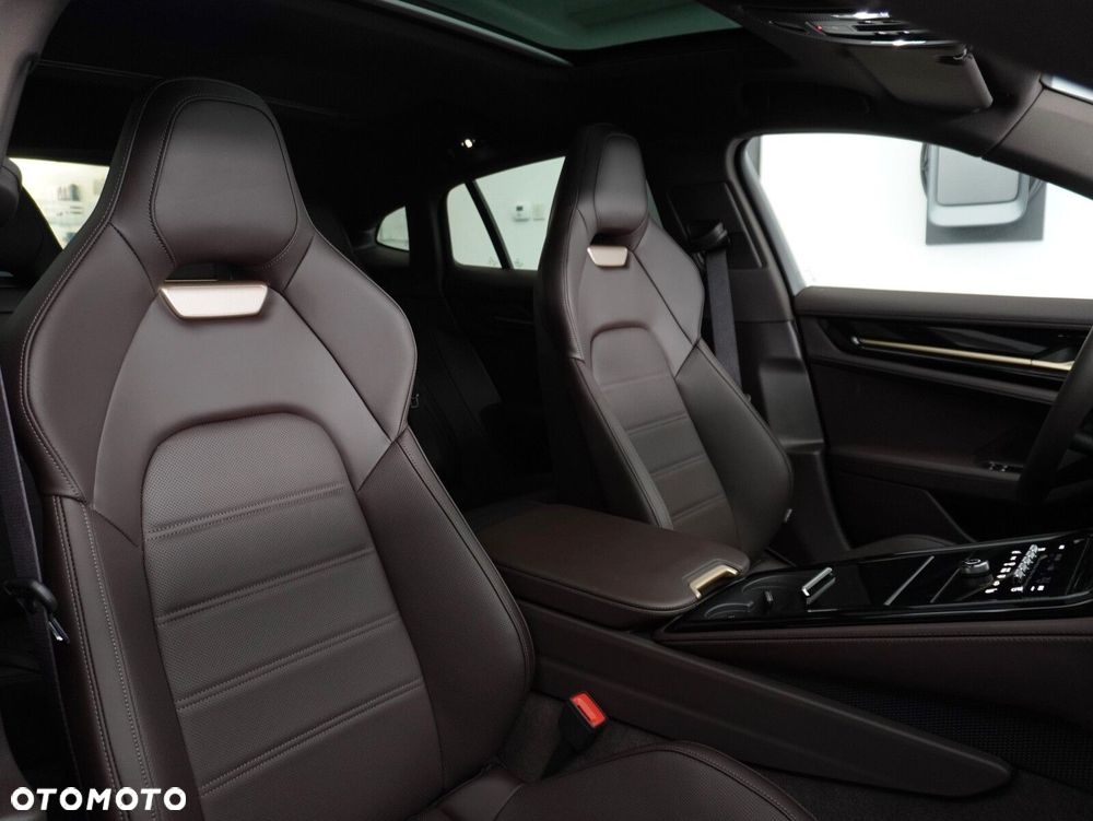 Porsche Panamera 4 - 31