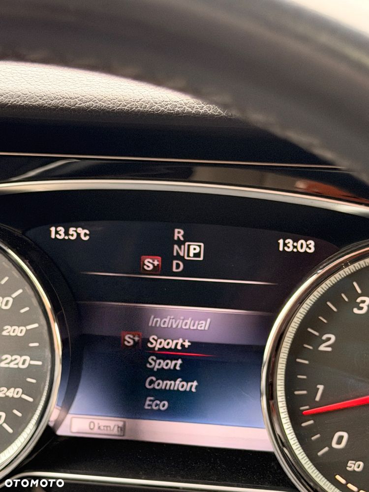 Mercedes-Benz Klasa E 300 9G-TRONIC AMG Line - 21
