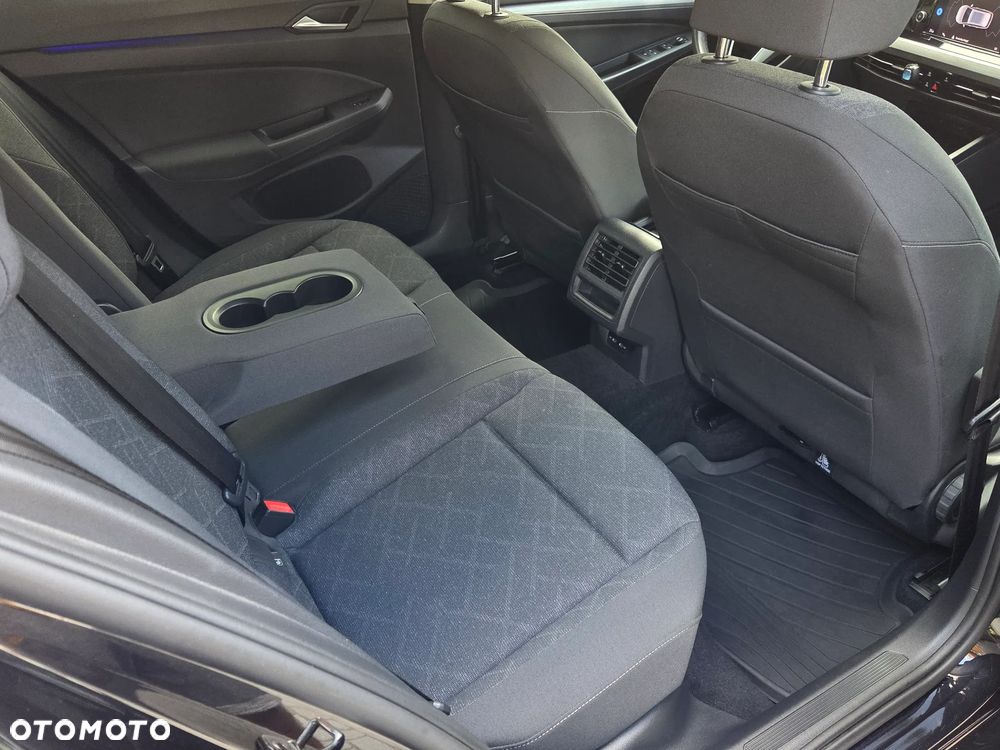 Volkswagen Golf - 22