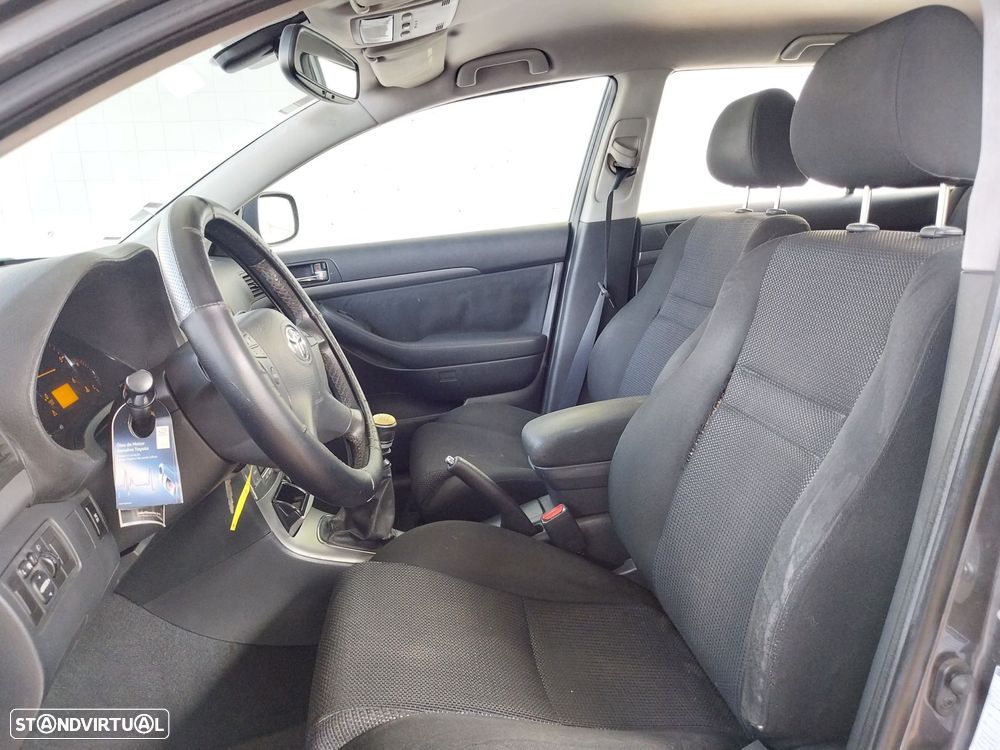 Toyota Avensis SW 2.0 D-4D - 10
