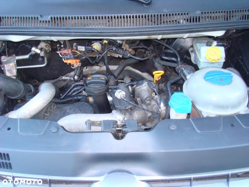 Volkswagen T5 - 18