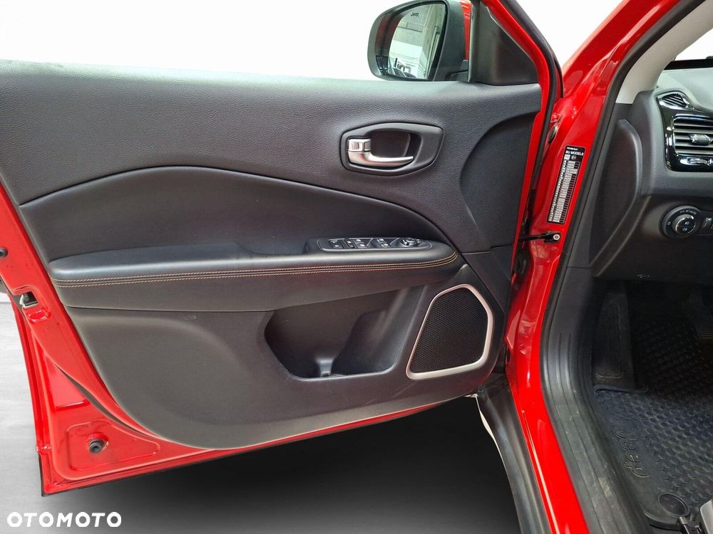 Jeep Compass - 12
