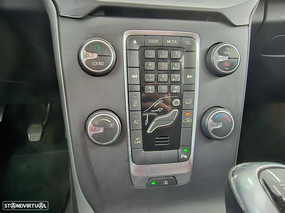 Volvo V40 2.0 D3 Momentum - 14