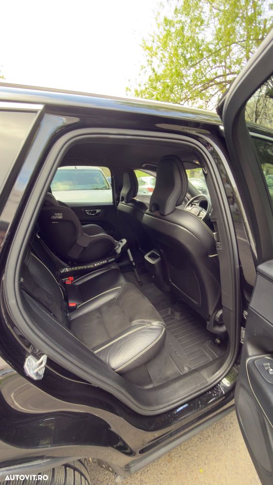 Volvo XC 60 D4 R-Design - 25