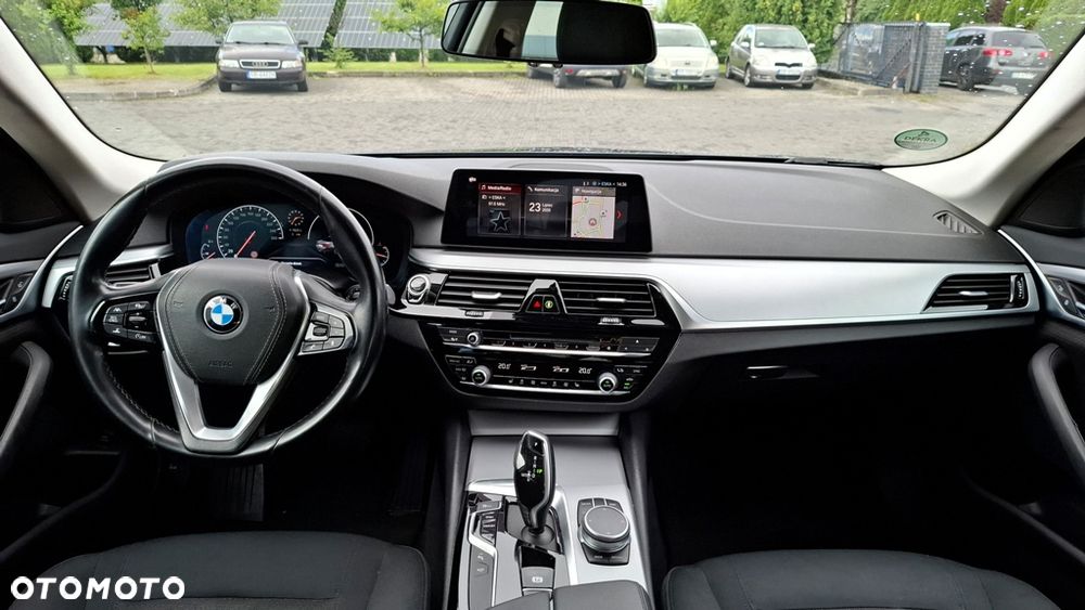 BMW Seria 5 540i GPF xDrive - 7