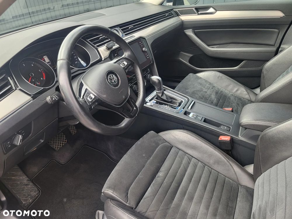 Volkswagen Passat 2.0 TDI SCR 4Mot DSG Highline - 11