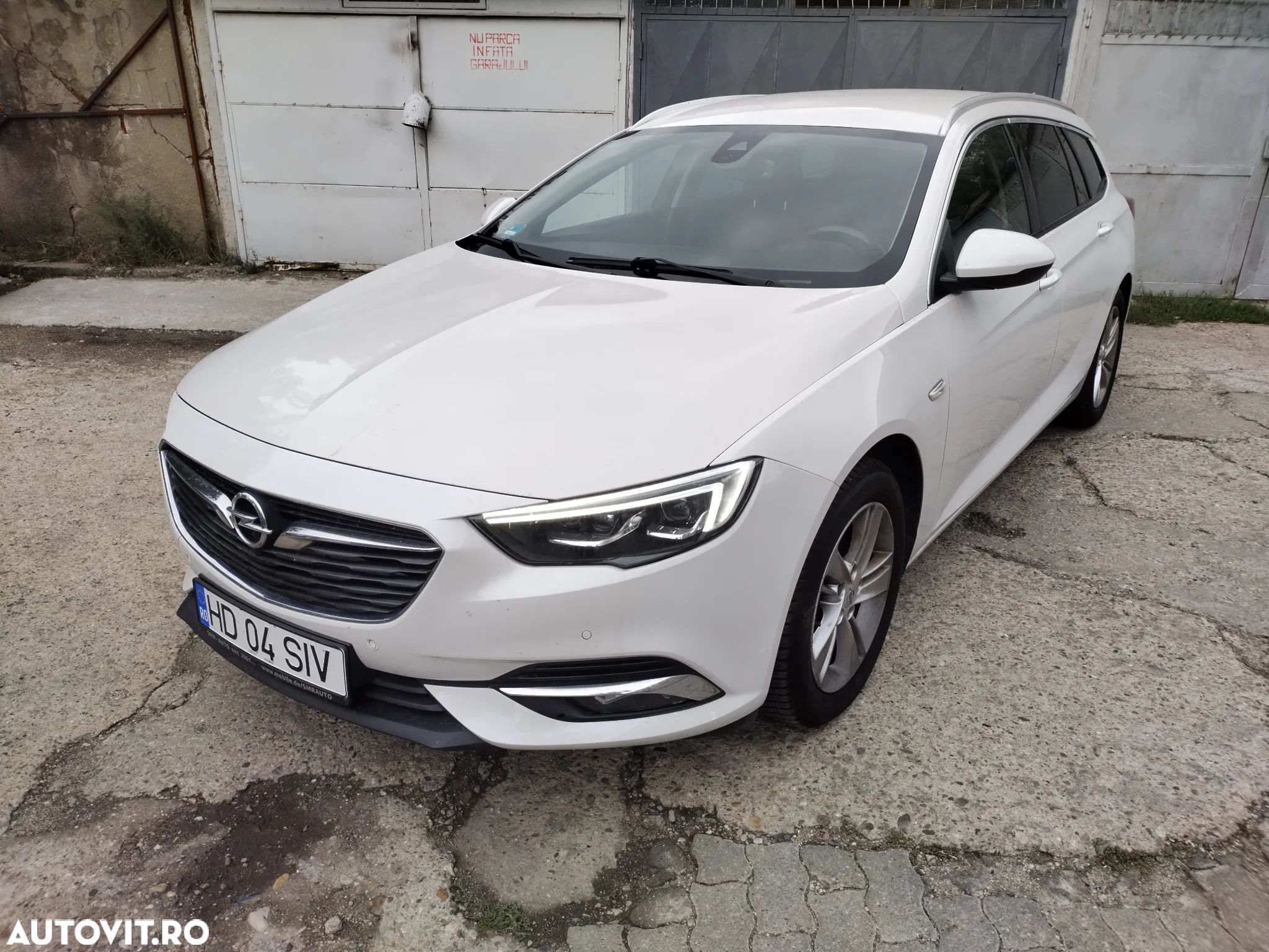 Opel Insignia Sports Tourer 1.6 ECOTEC Diesel Aut Exclusive - 1