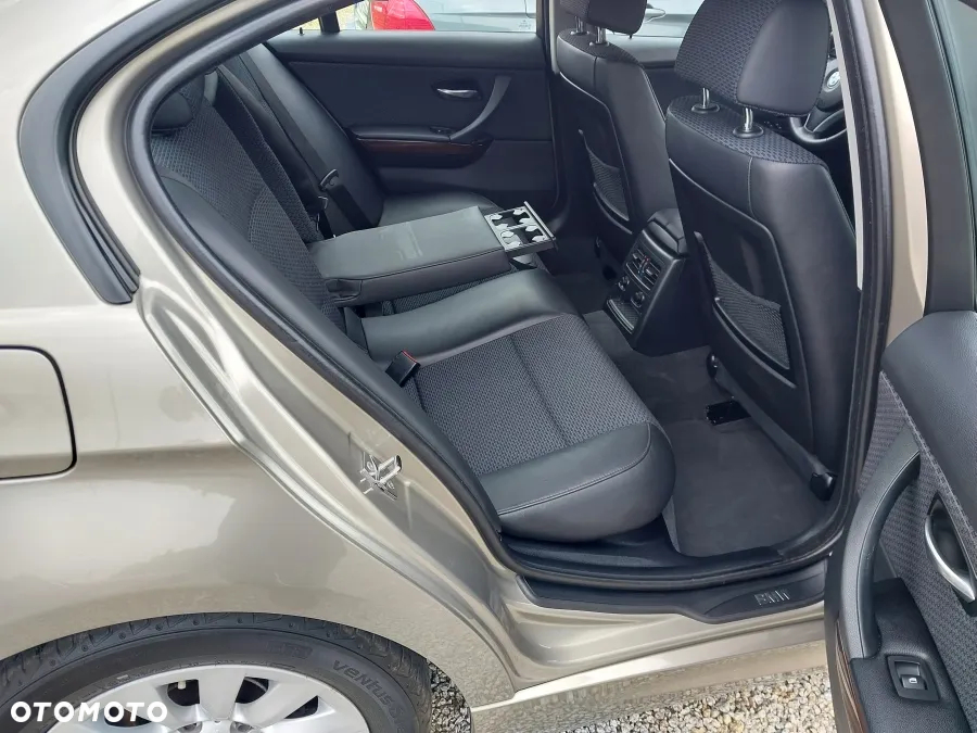 BMW Seria 3 - 26