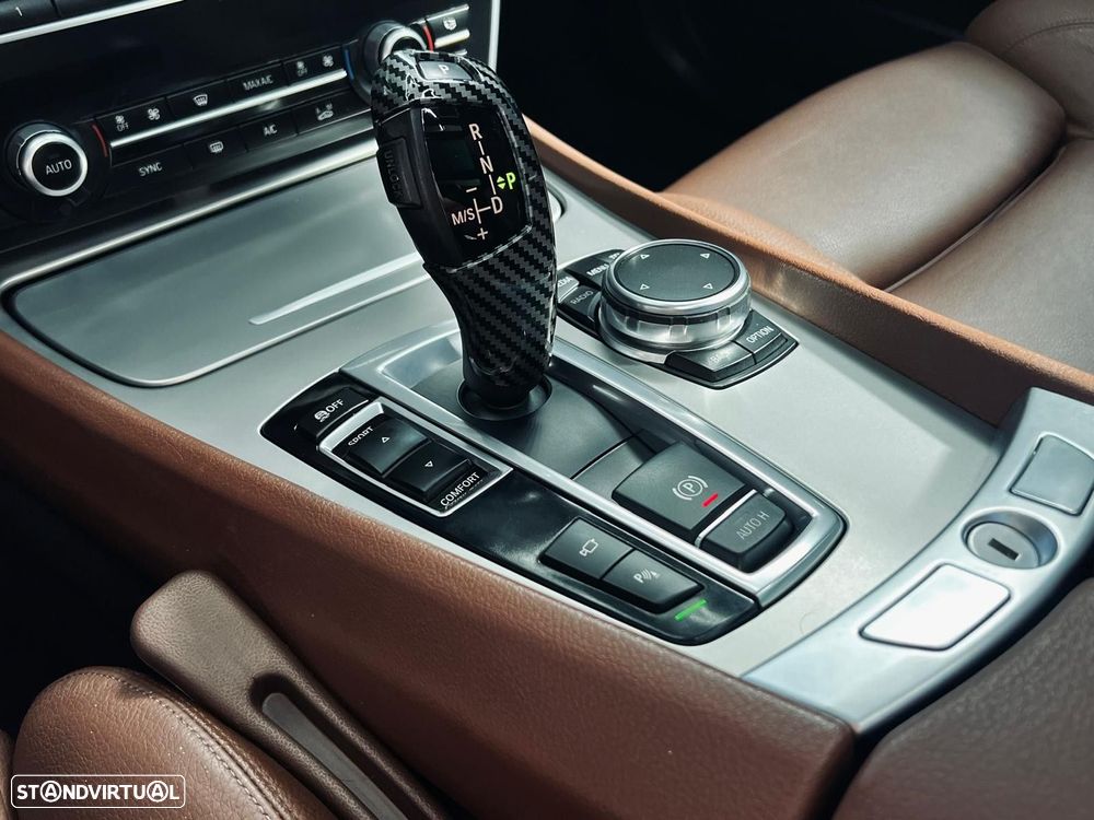 BMW 520 Gran Turismo d Pack M - 32