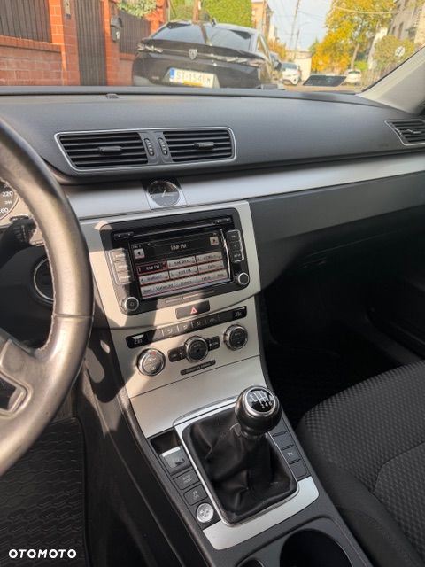Volkswagen Passat - 10