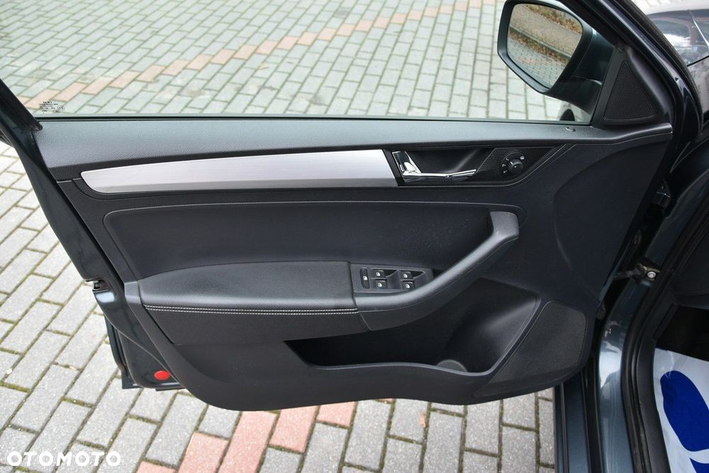 Skoda RAPID 1.0 TSI Style - 26