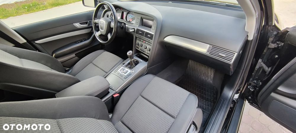 Audi A6 Limousine 2.4 - 7