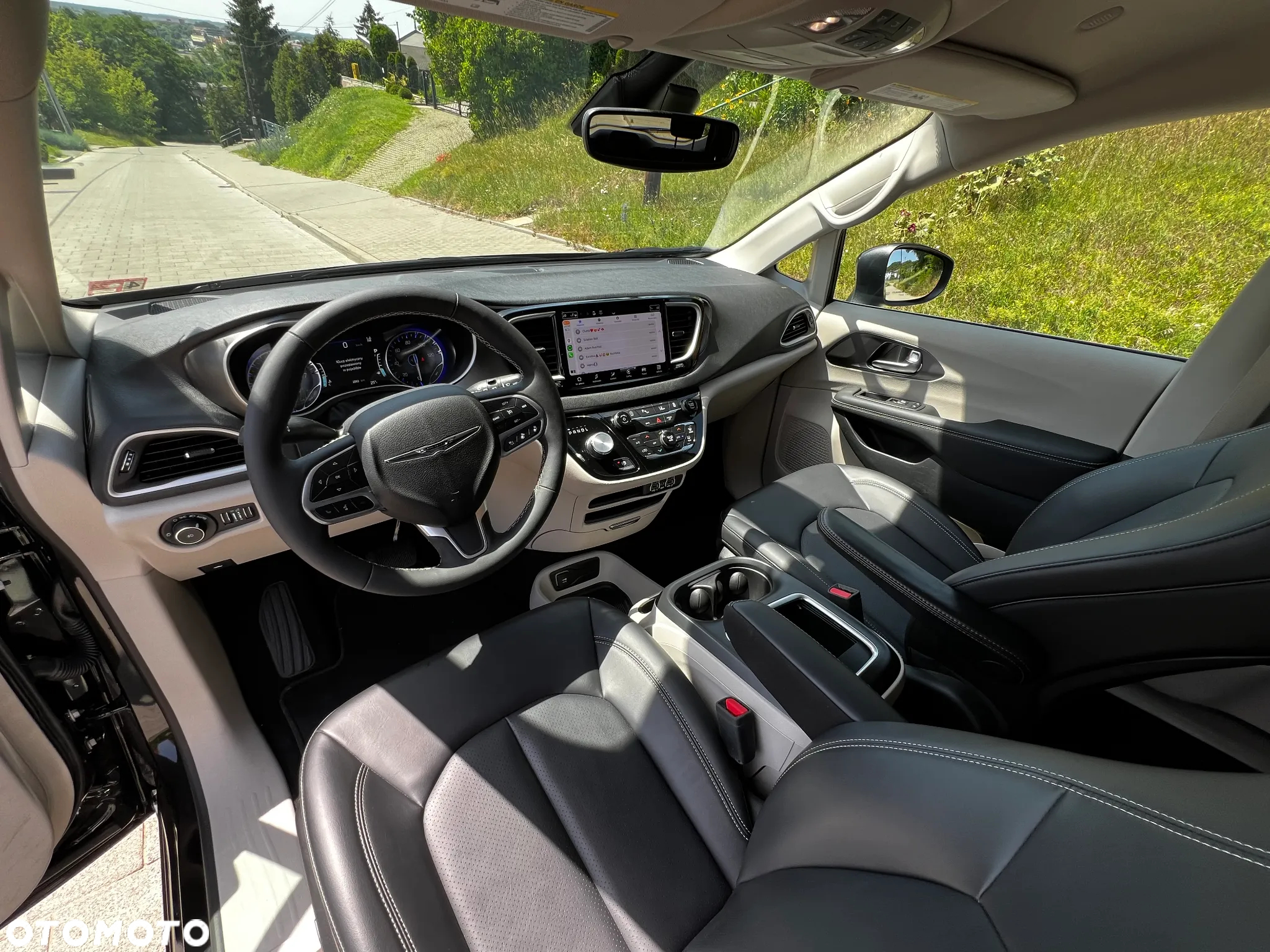 Chrysler Pacifica - 10