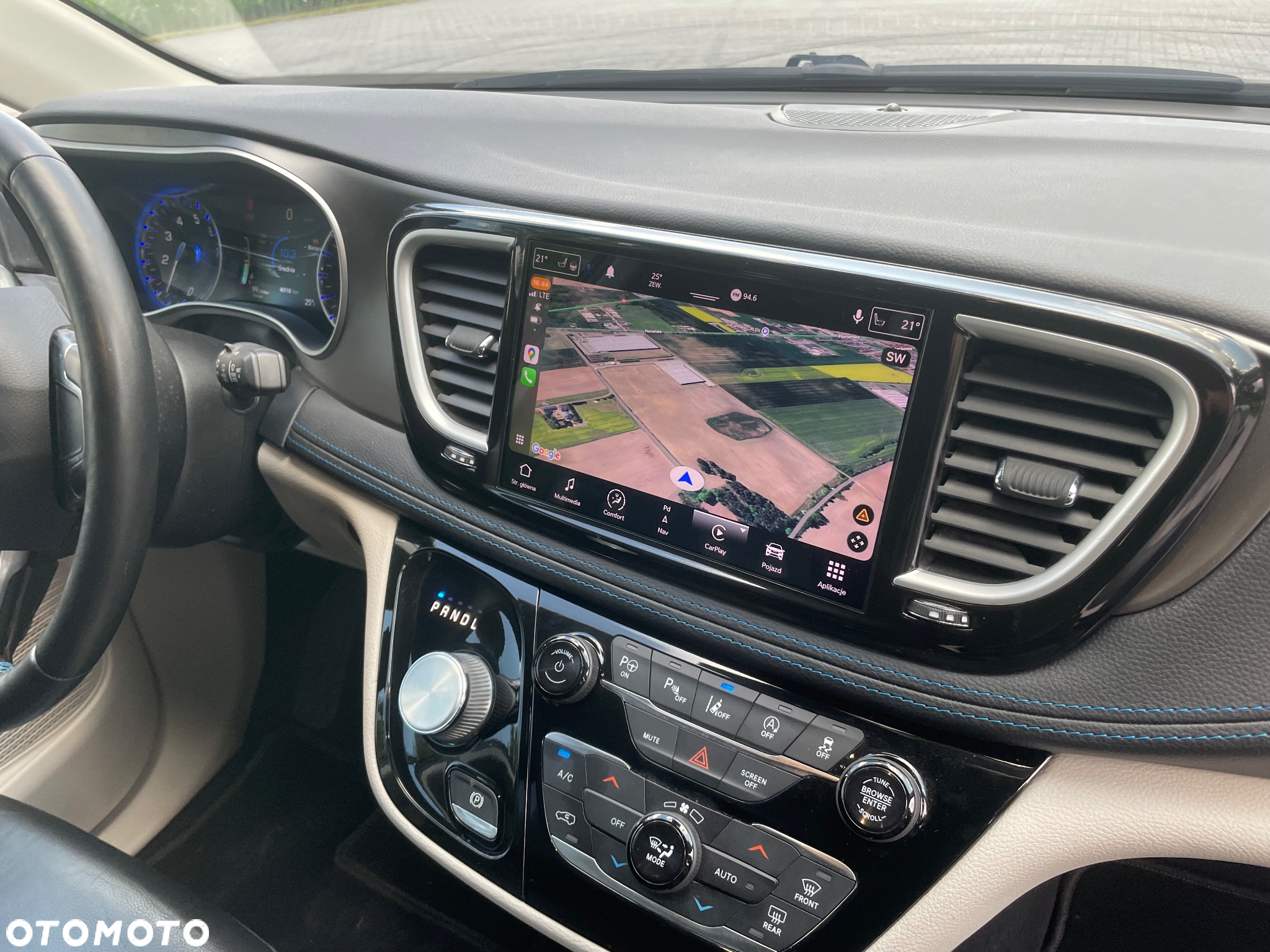 Chrysler Pacifica - 24