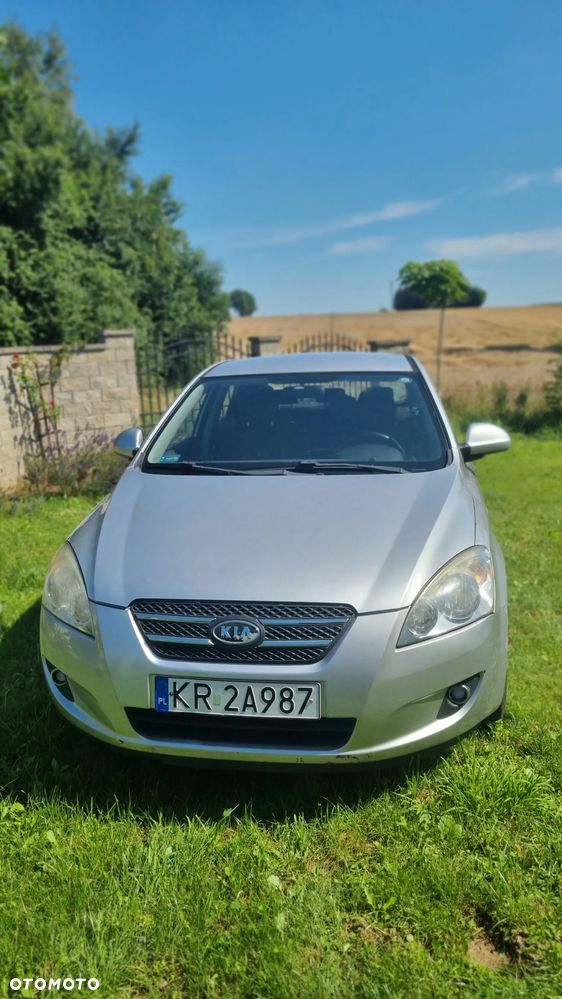 Kia Ceed - 4