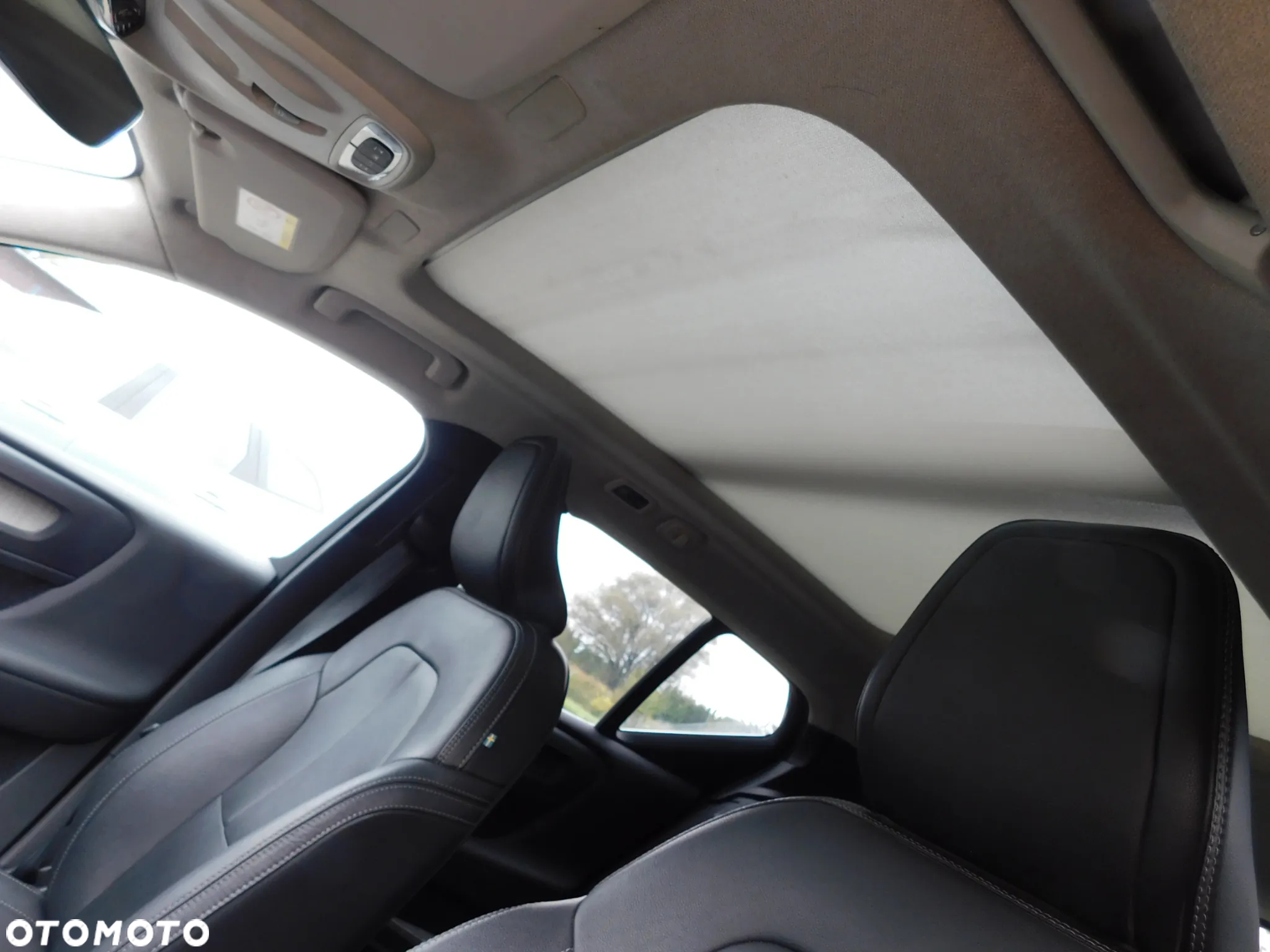 Volvo XC 40 B4 AWD Plus Bright - 8