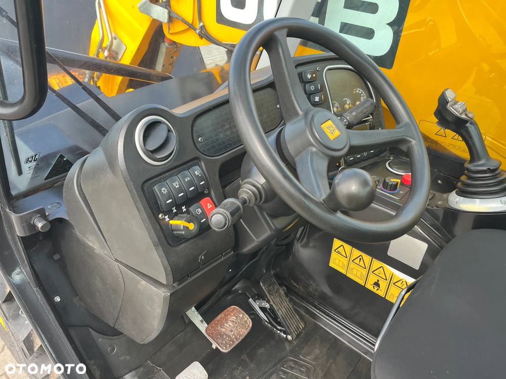 JCB 527-58 Agri - 27