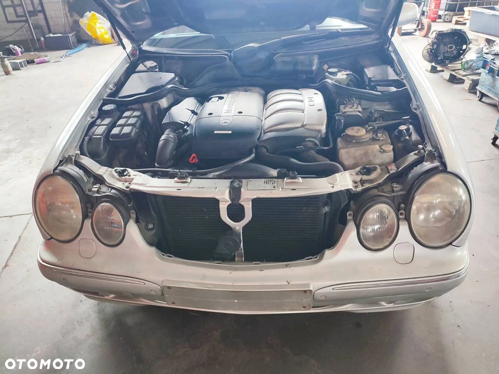 Kompletny silnik Mercedes W210 2.2 CDI 611961 - 1