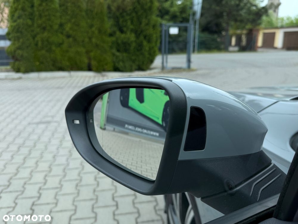 Volkswagen Golf 2.0 TDI SCR DSG R-Line - 19