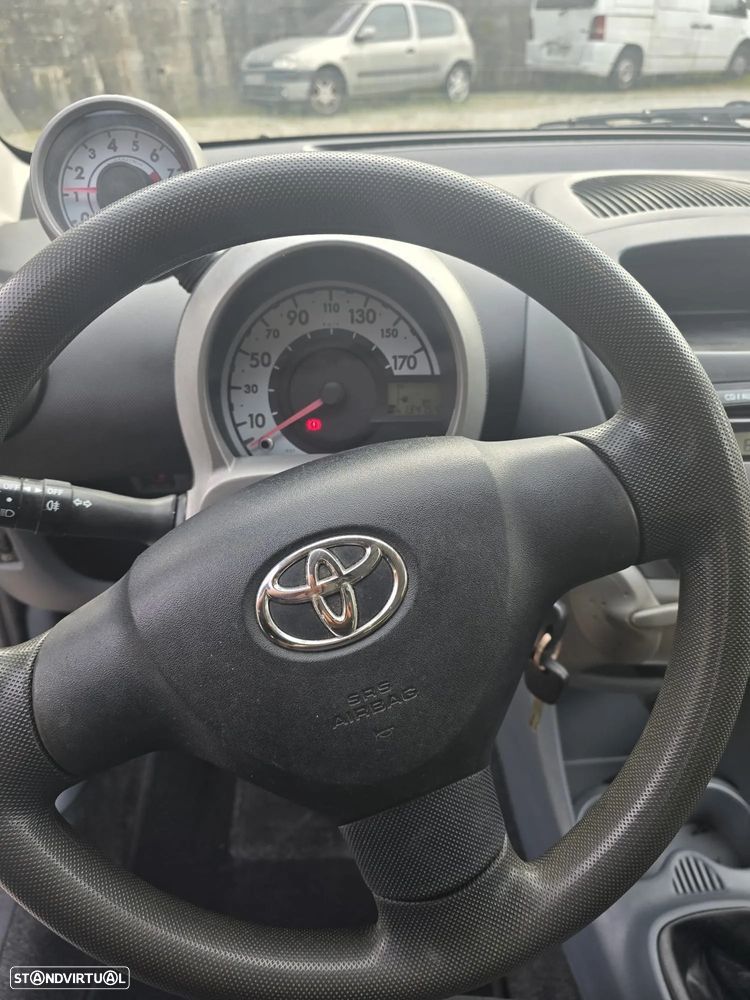 Toyota Aygo 1.0 - 9