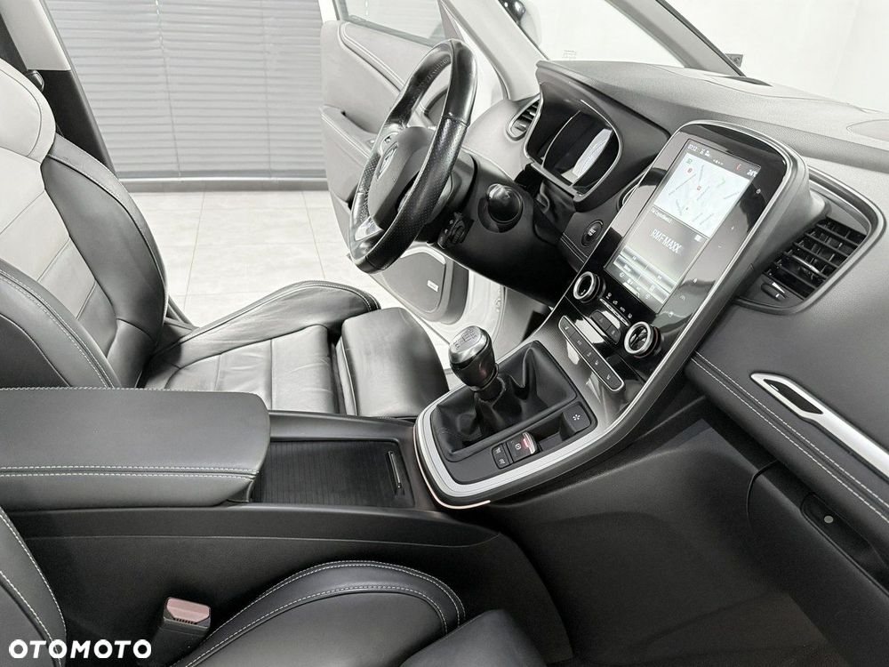 Renault Scenic ENERGY dCi 130 INITIALE PARIS - 32