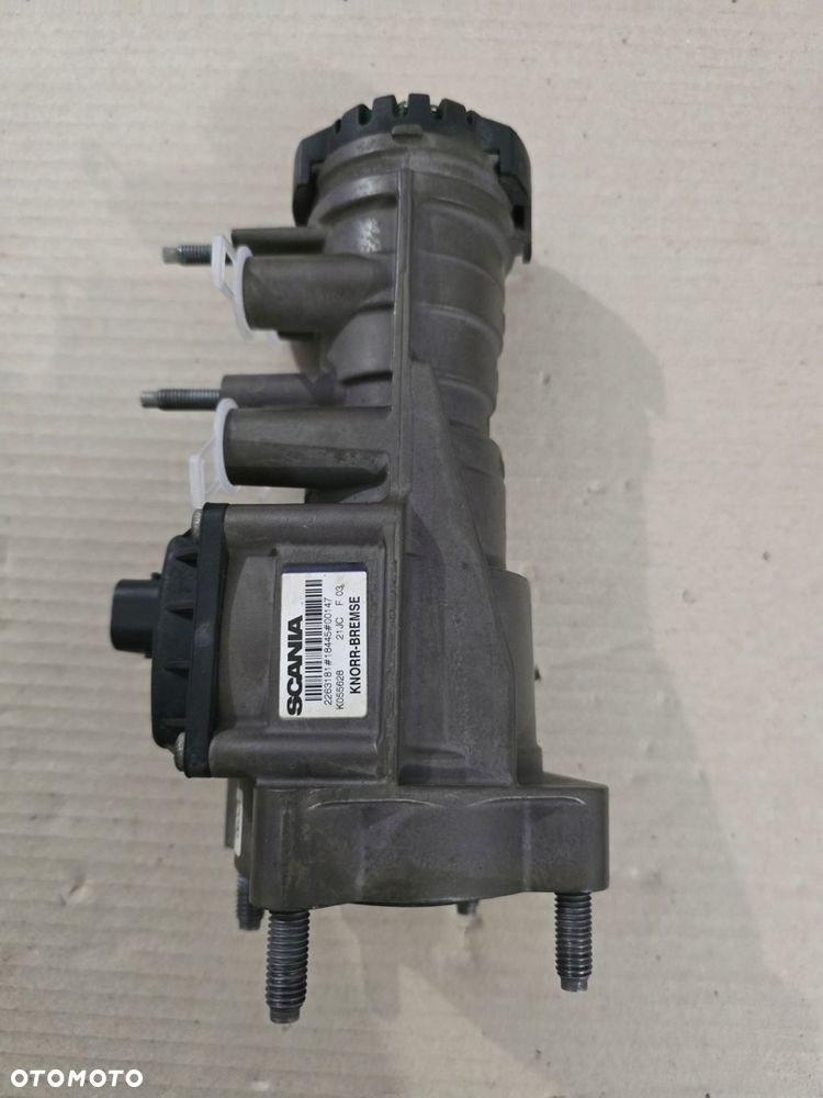 ZAWÓR GŁÓWNY HAMULCA SCANIA 2263181