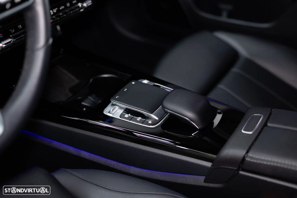 Mercedes-Benz A 180 Limousine d Progressive Aut. - 33