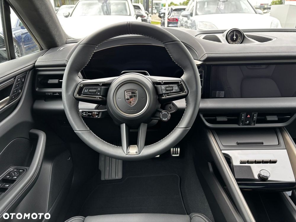 Porsche Macan - 23