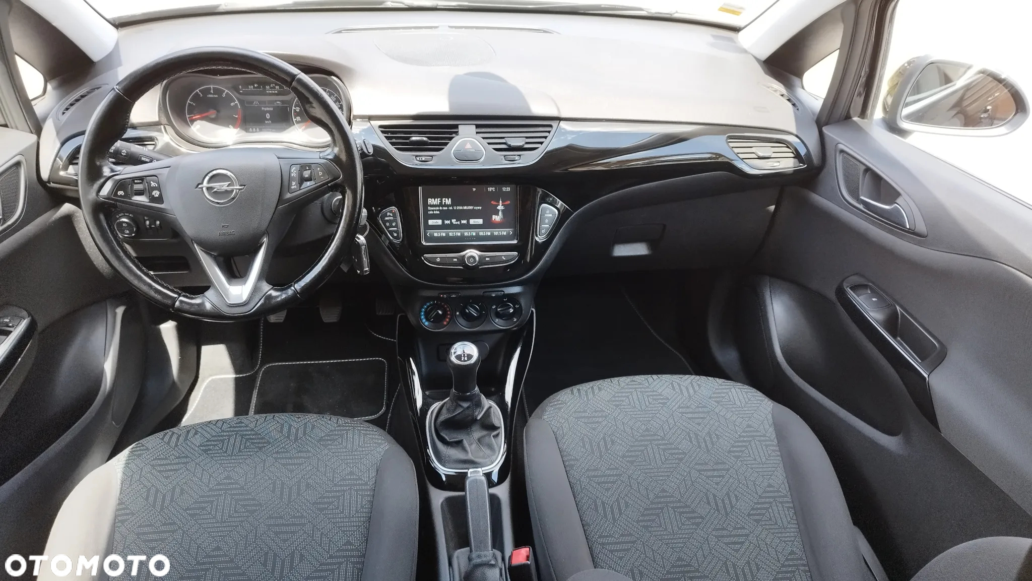 Opel Corsa 1.4 On - 8