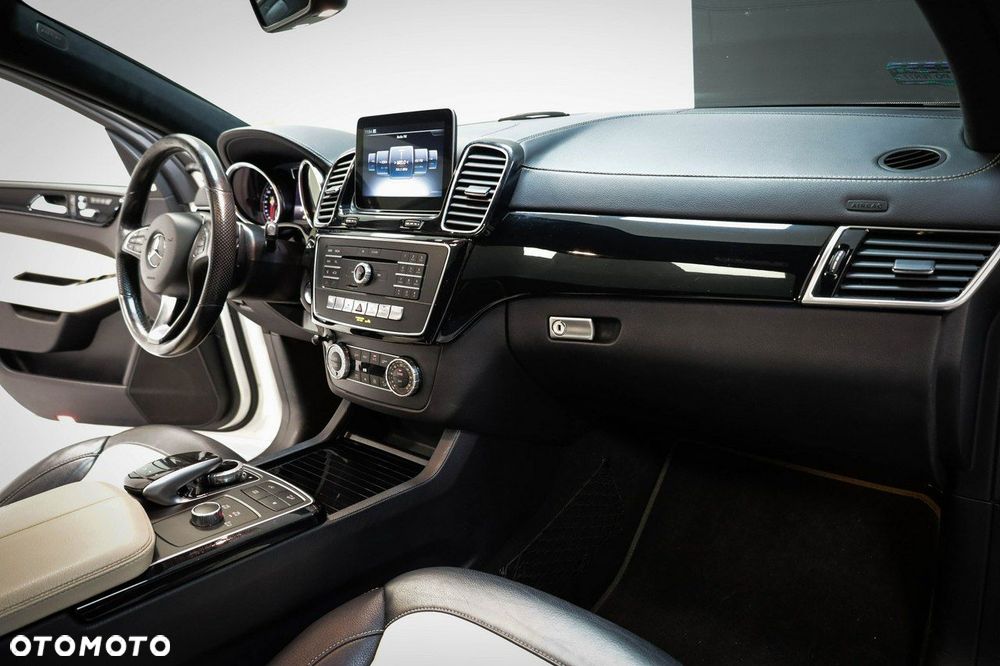 Mercedes-Benz GLE - 11