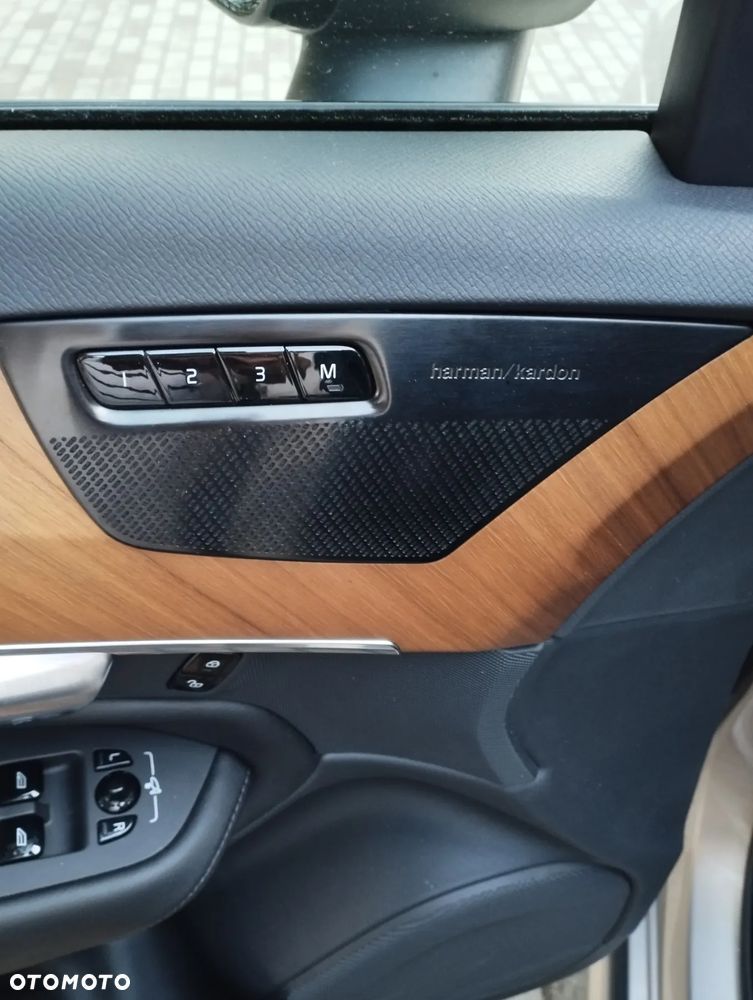 Volvo XC 90 - 21