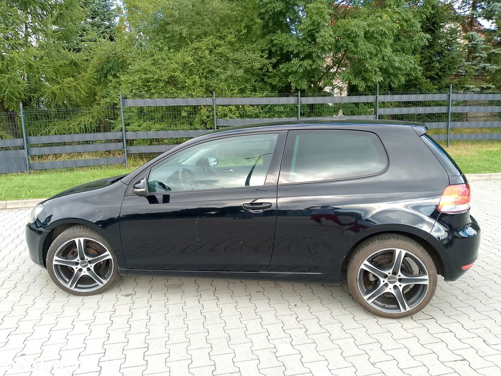 Volkswagen Golf 1.6 TDI DPF Highline - 9