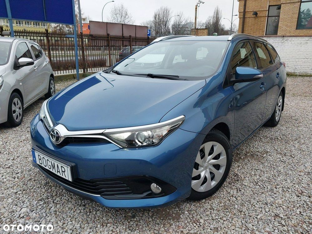 Toyota Auris 1.6 Premium - 2