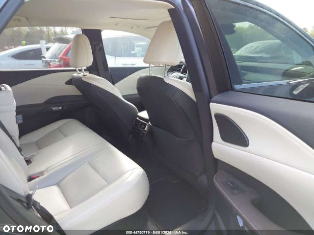 Lexus RX - 12