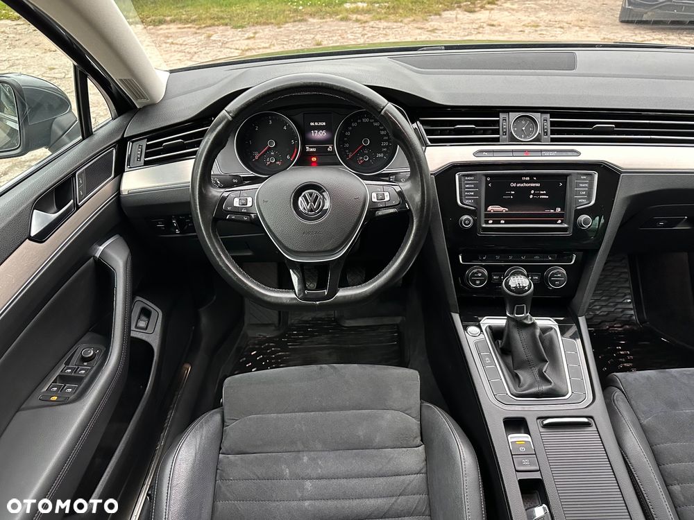 Volkswagen Passat - 20