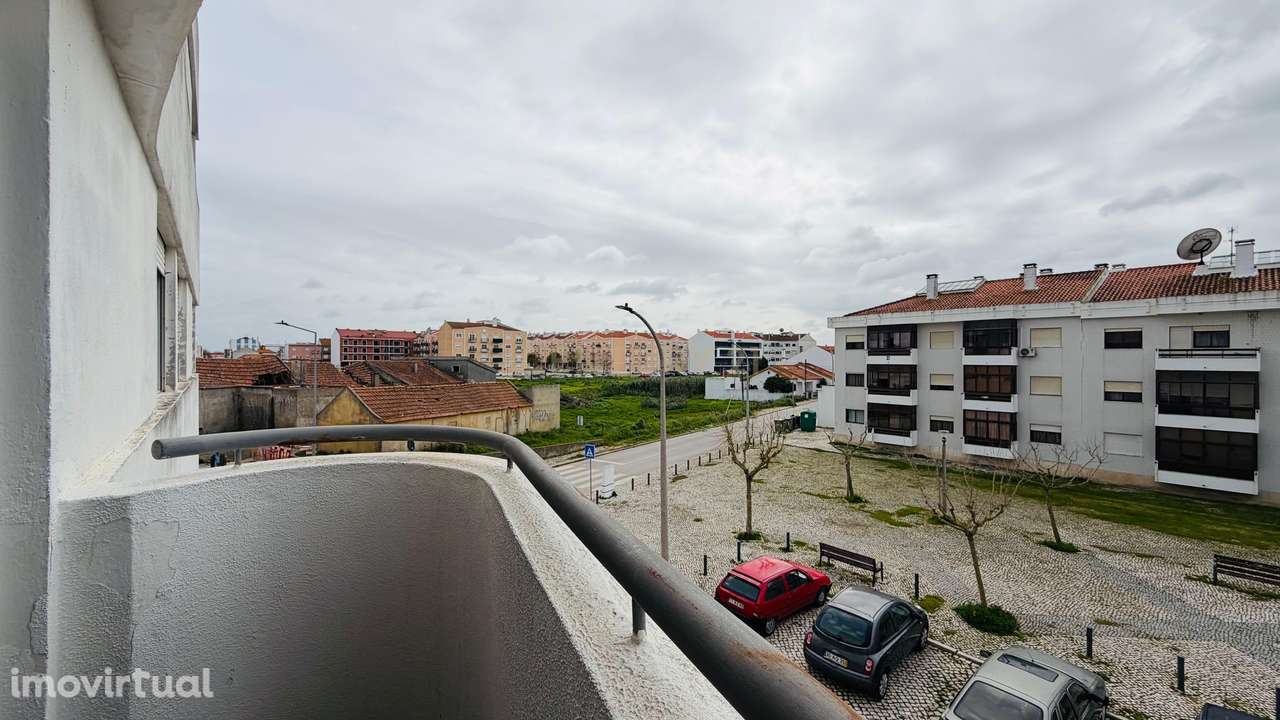 Apartamento T4 com Varanda e Arrecadação, no Centro do Pinhal Novo - Grande imagem: 2/31