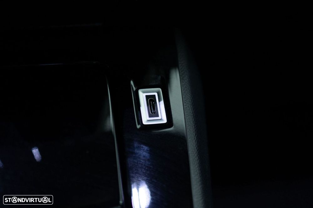 Peugeot 2008 1.2 Hybrid Allure e-DCS6 - 46